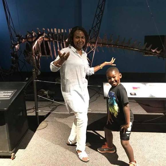 Meet your Posher, Gloria - Picture 1 of 1